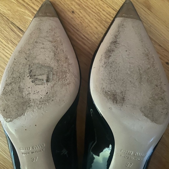 MIU Miu Patent Leather Classic Heels 37 - Picture 10 of 10